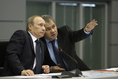 Tổng thống Nga Vladimir Putin và Bộ trưởng Quốc phòng Sergei Shoigu.